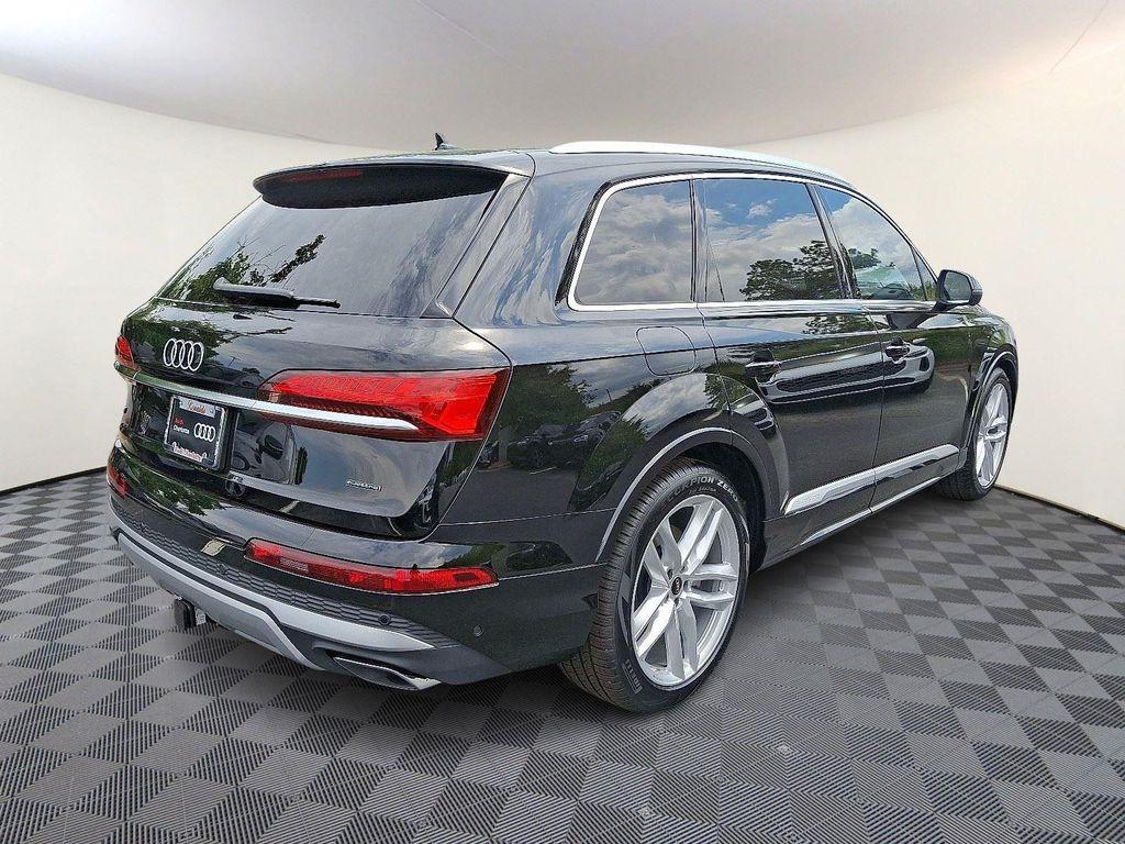 new 2025 Audi Q7 car, priced at $72,205
