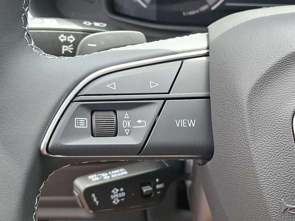 new 2025 Audi Q7 car, priced at $72,205