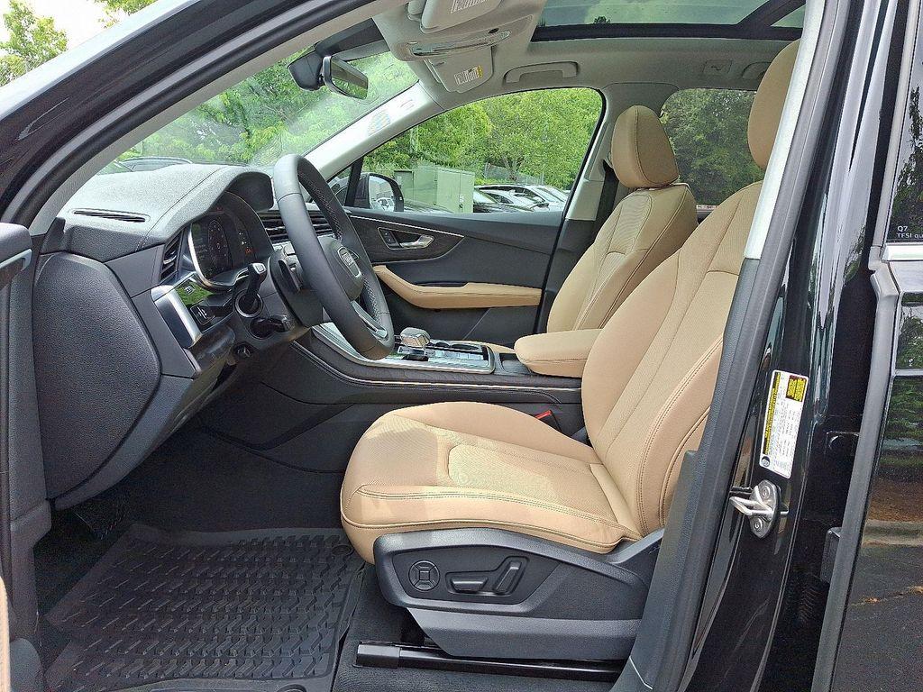 new 2025 Audi Q7 car, priced at $72,205