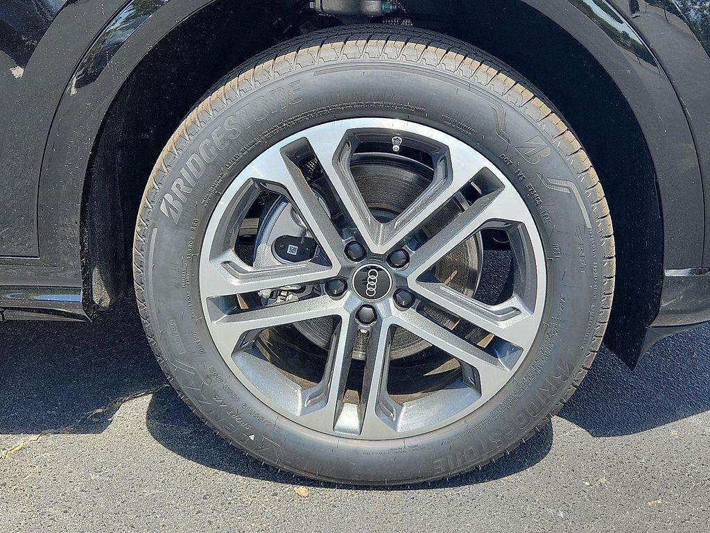 new 2025 Audi Q5 car, priced at $61,240