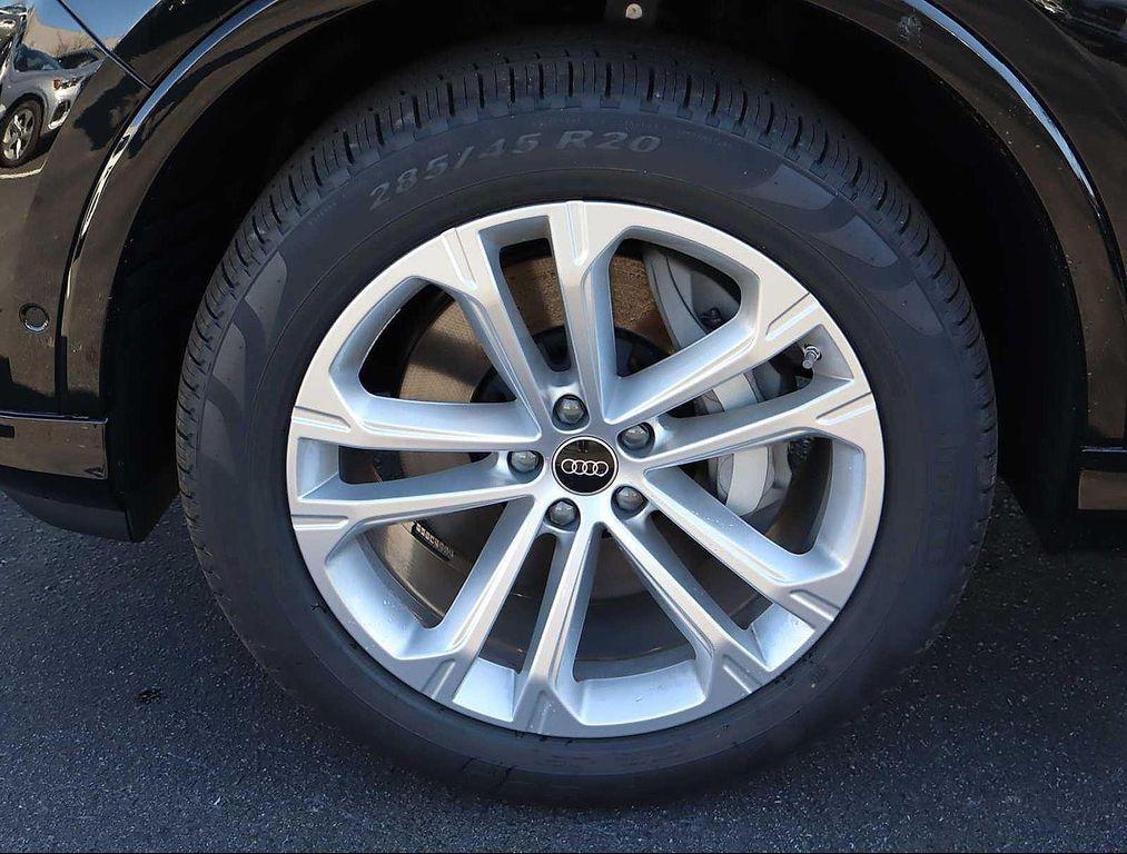 new 2025 Audi Q7 car, priced at $75,505