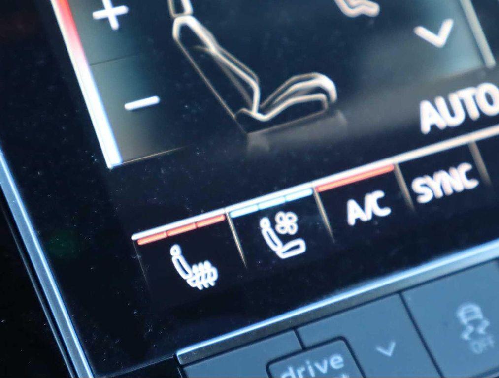 new 2025 Audi Q7 car, priced at $75,505