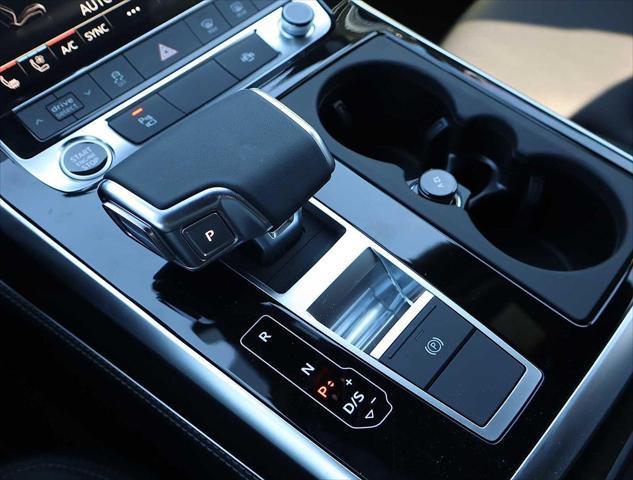 new 2025 Audi Q7 car, priced at $74,005