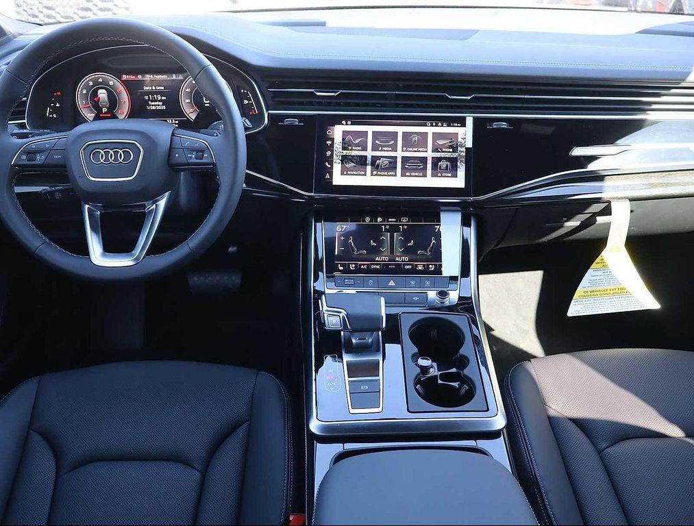 new 2025 Audi Q7 car, priced at $75,505