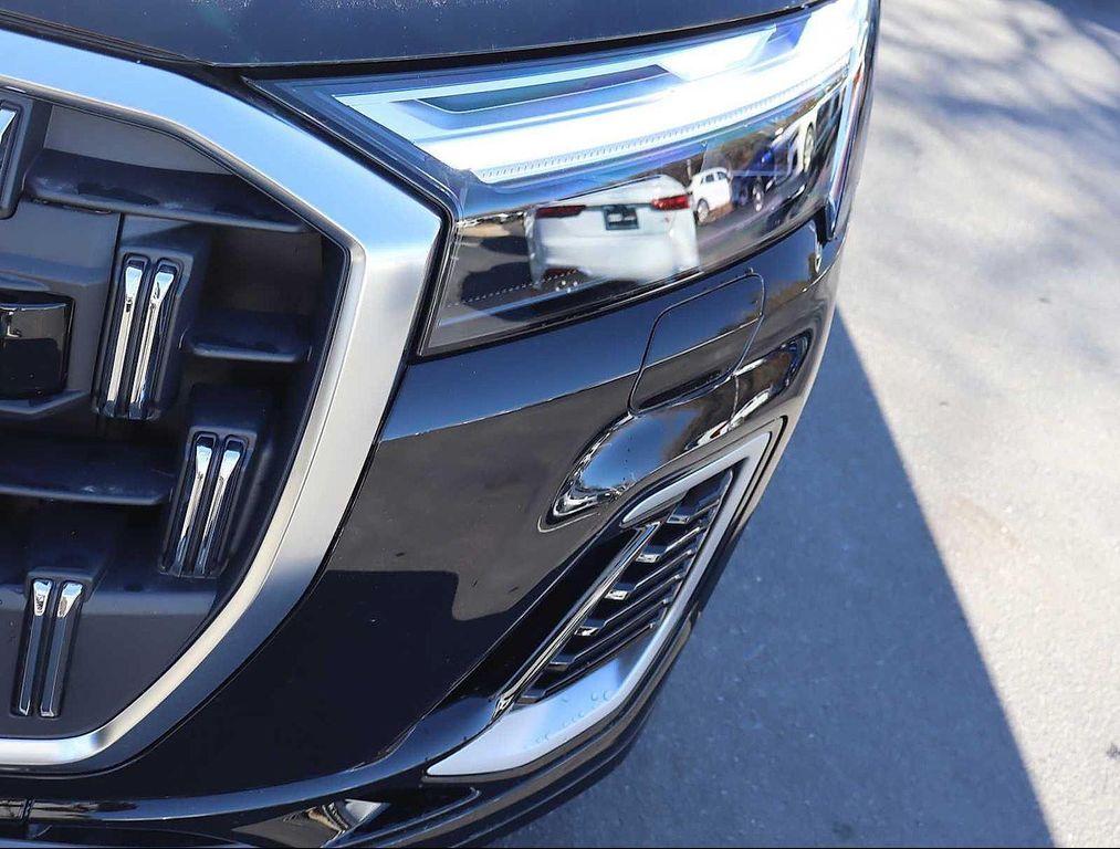 new 2025 Audi Q7 car, priced at $75,505