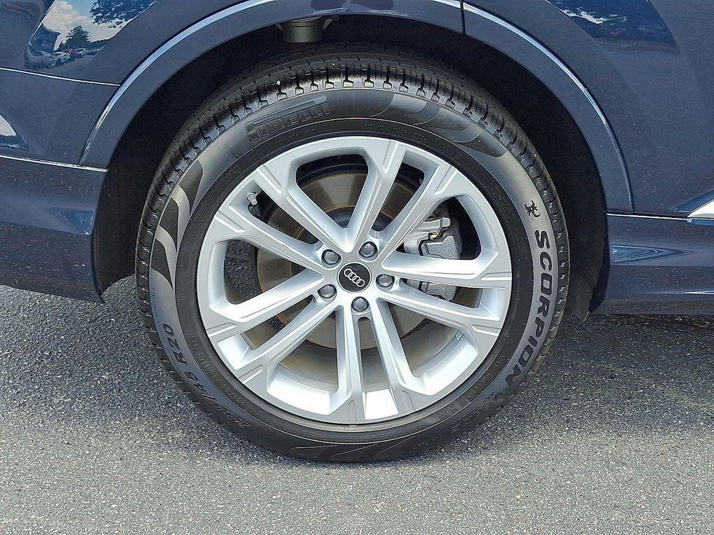 used 2025 Audi Q7 car, priced at $57,488