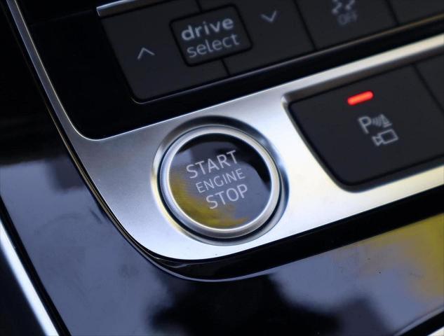new 2025 Audi Q7 car, priced at $74,090
