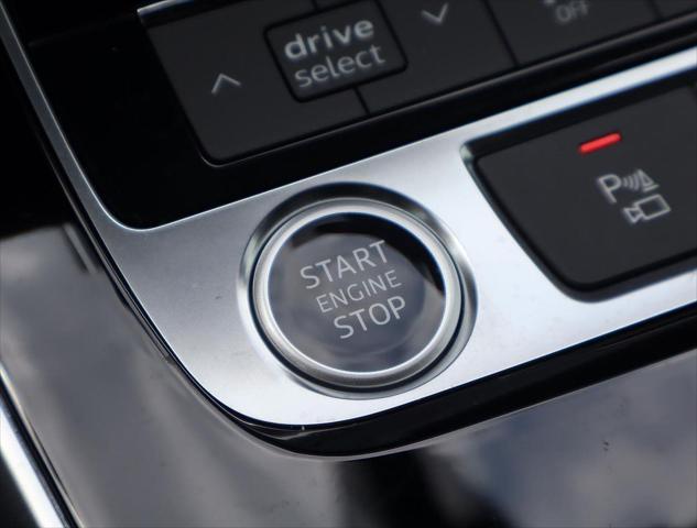 new 2025 Audi Q7 car, priced at $70,955
