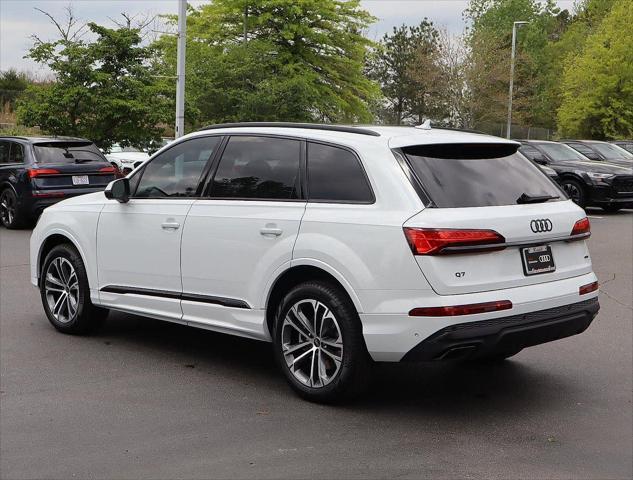 new 2025 Audi Q7 car, priced at $70,955