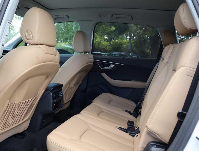 new 2025 Audi Q7 car, priced at $74,155