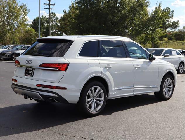 new 2025 Audi Q7 car, priced at $75,655