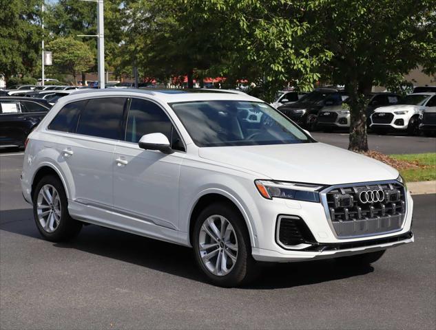 new 2025 Audi Q7 car, priced at $75,655