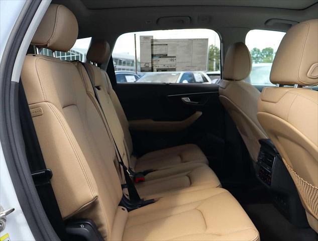 new 2025 Audi Q7 car, priced at $72,655