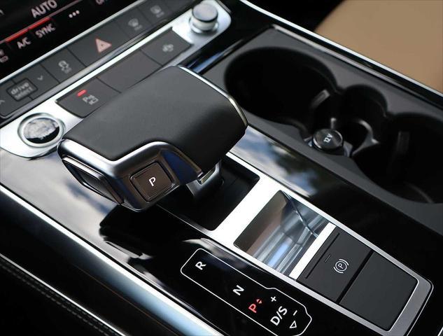 new 2025 Audi Q7 car, priced at $72,655