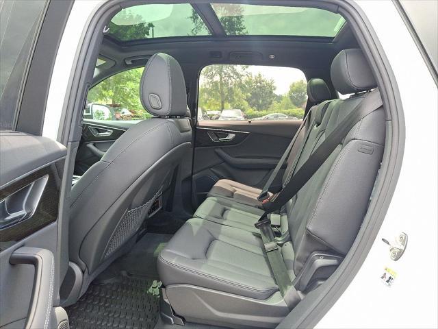 new 2025 Audi Q7 car, priced at $71,950