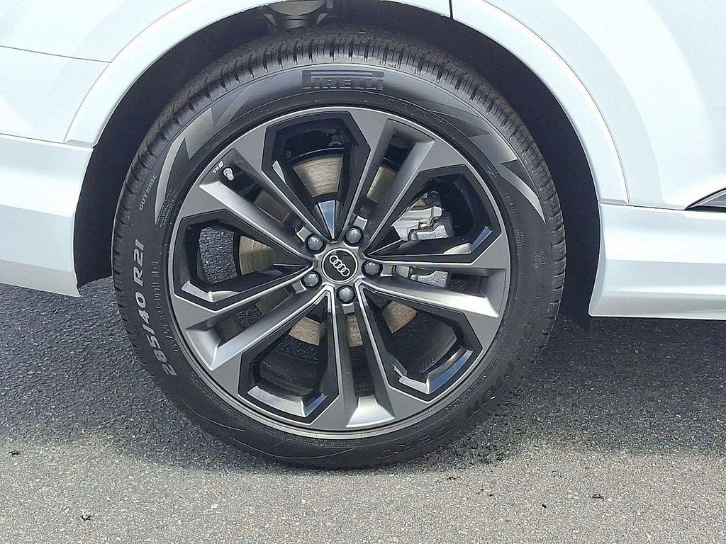 new 2025 Audi Q7 car, priced at $71,950