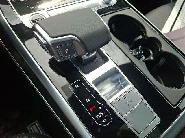 new 2025 Audi Q7 car, priced at $71,950