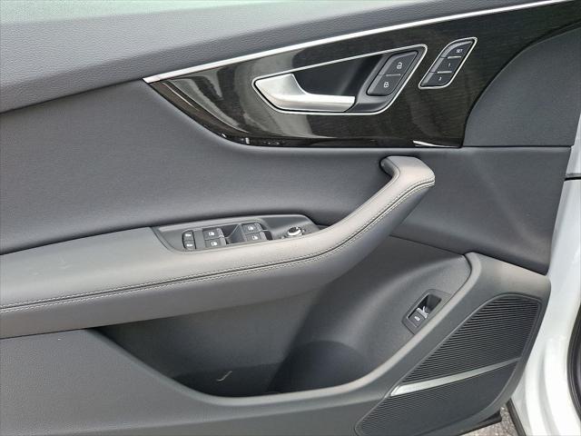 new 2025 Audi Q7 car, priced at $71,950