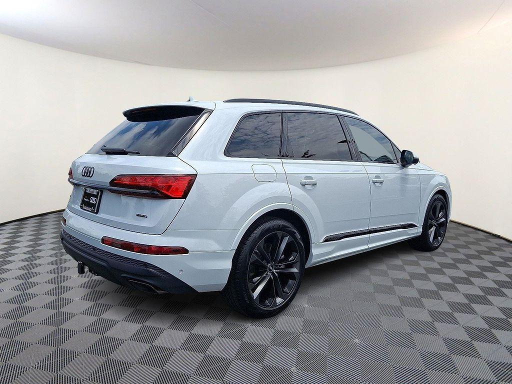new 2025 Audi Q7 car, priced at $71,950