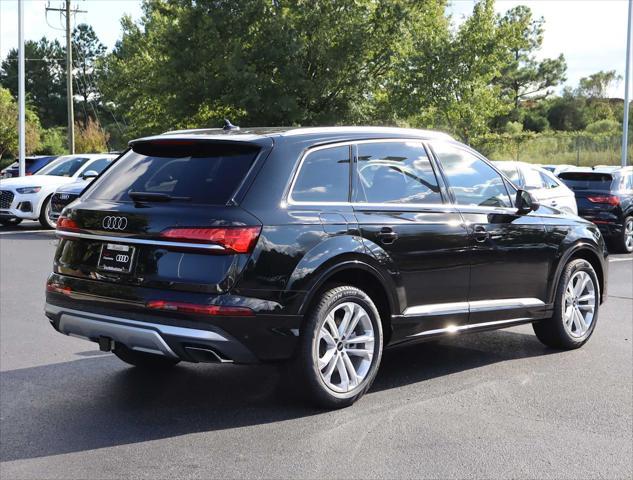 new 2025 Audi Q7 car, priced at $75,655