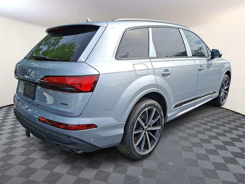 new 2025 Audi Q7 car, priced at $69,675