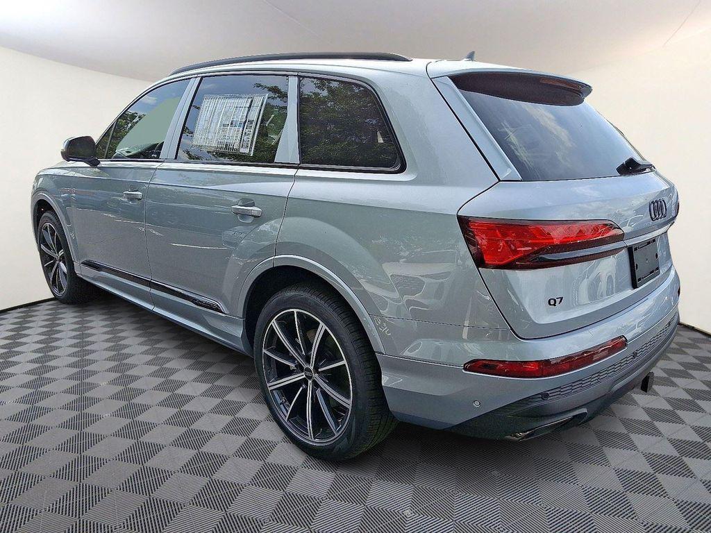 new 2025 Audi Q7 car, priced at $69,675