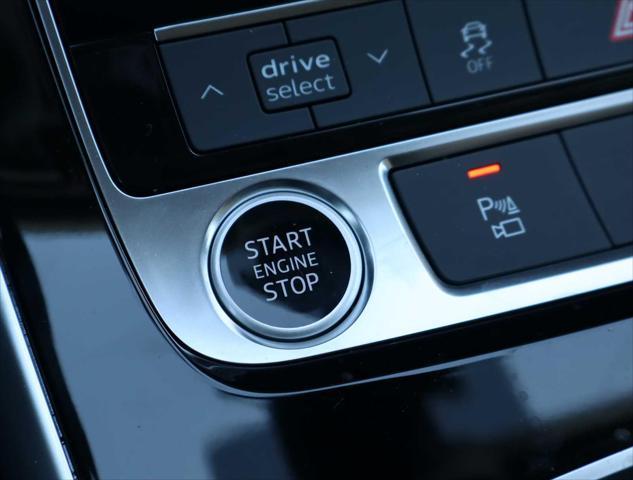 new 2025 Audi Q7 car, priced at $72,650