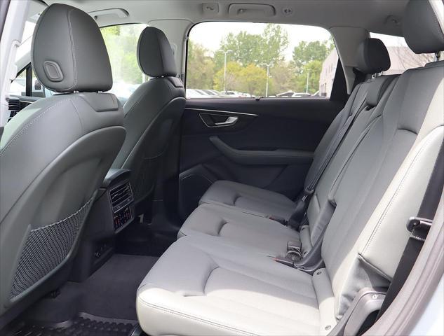 new 2025 Audi Q7 car, priced at $74,970
