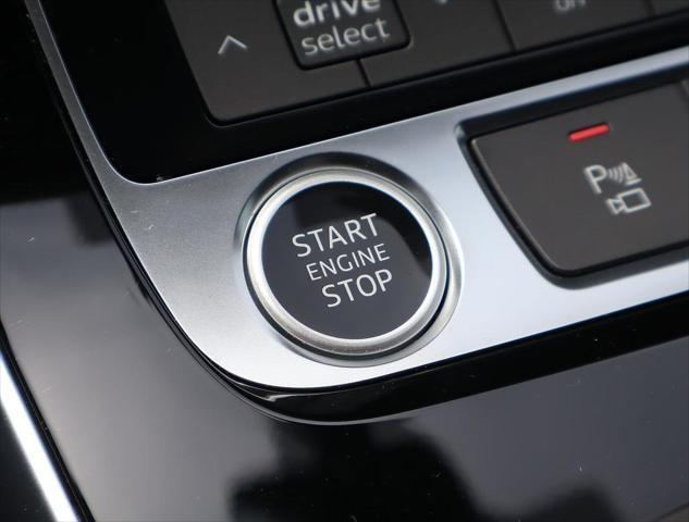 new 2025 Audi Q7 car, priced at $74,970
