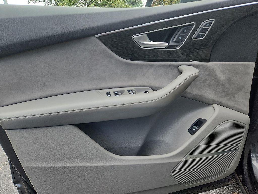 used 2021 Audi Q7 car, priced at $31,528