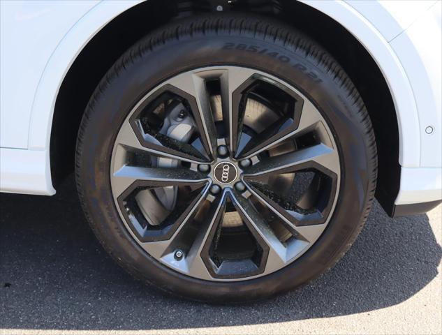 new 2025 Audi Q7 car, priced at $76,250