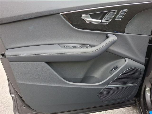 new 2025 Audi Q7 car, priced at $68,675