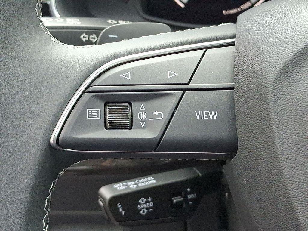 new 2025 Audi Q7 car, priced at $70,175