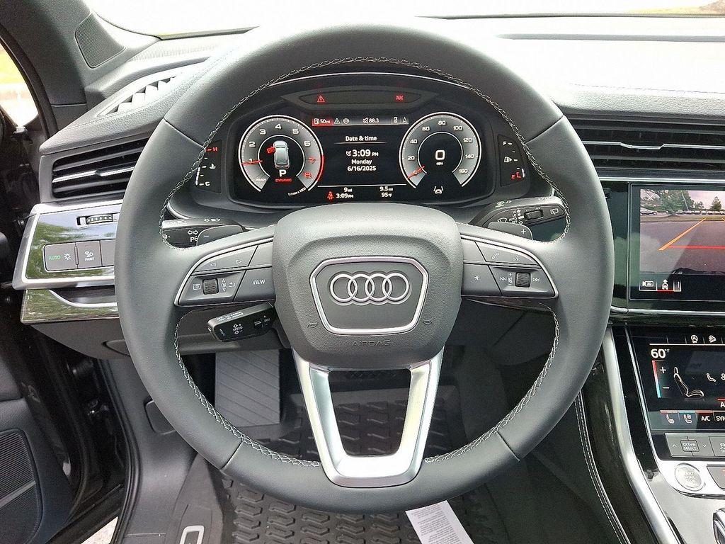 new 2025 Audi Q7 car, priced at $70,175