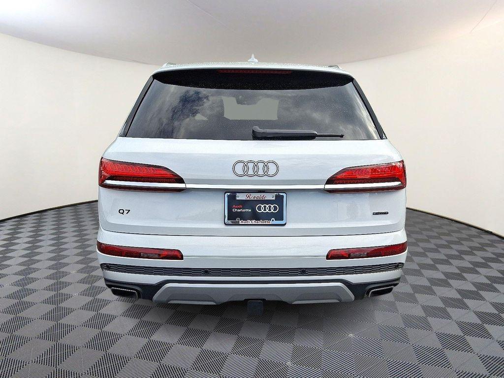 new 2025 Audi Q7 car, priced at $71,070