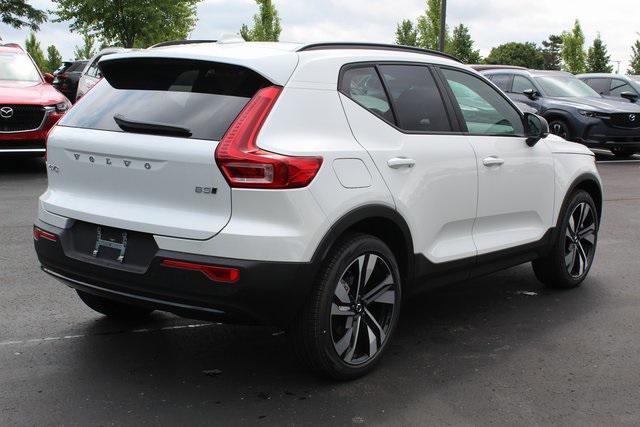 new 2025 Volvo XC40 car, priced at $49,970