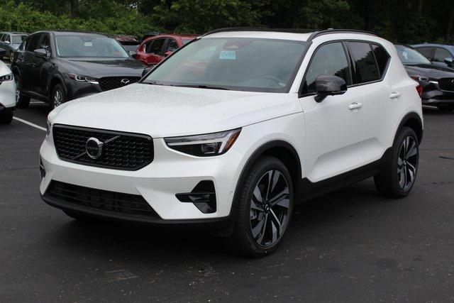 new 2025 Volvo XC40 car, priced at $49,970