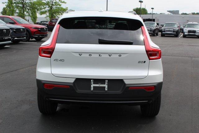 new 2025 Volvo XC40 car, priced at $49,970