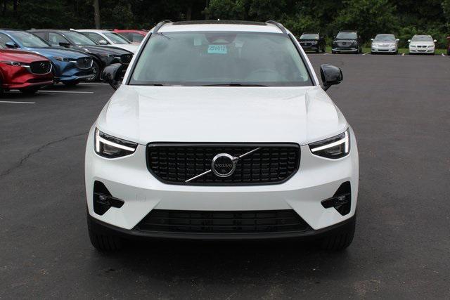 new 2025 Volvo XC40 car, priced at $49,970