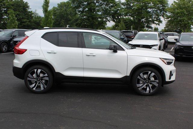 new 2025 Volvo XC40 car, priced at $49,970