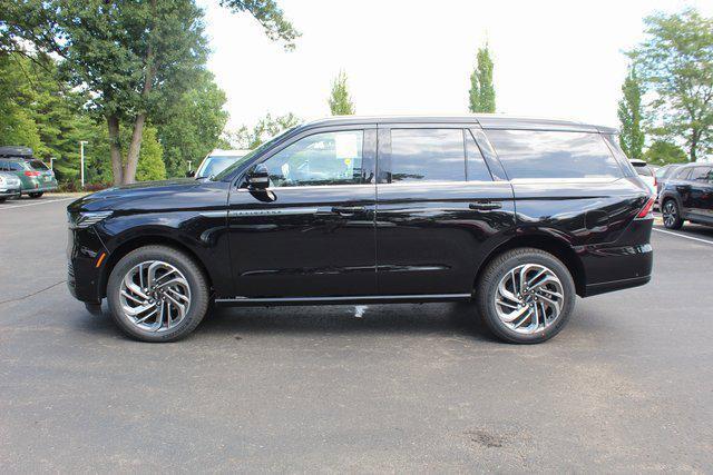 new 2025 Lincoln Navigator car, priced at $93,598