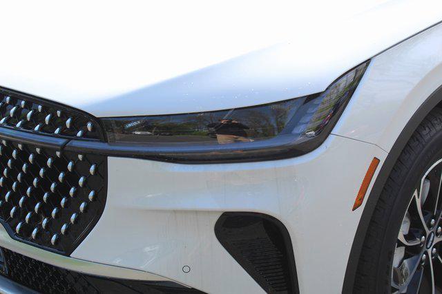 new 2025 Lincoln Nautilus car, priced at $50,686