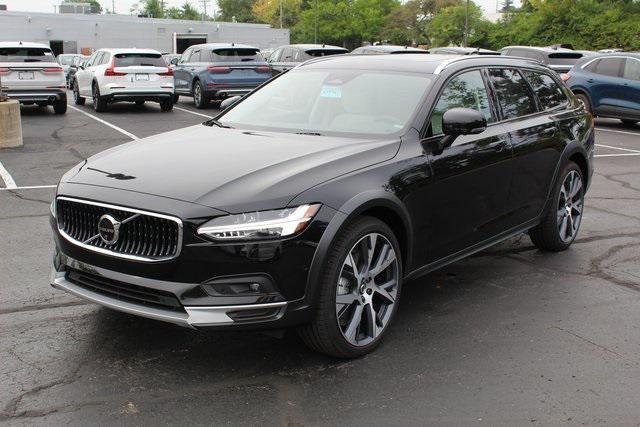 new 2025 Volvo V90 Cross Country car, priced at $68,725