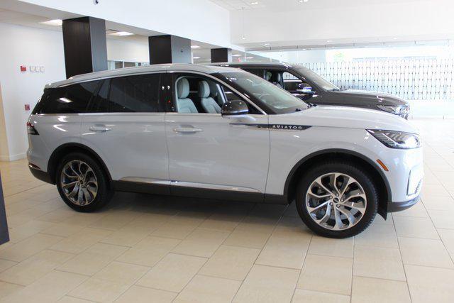 new 2025 Lincoln Aviator car, priced at $65,001
