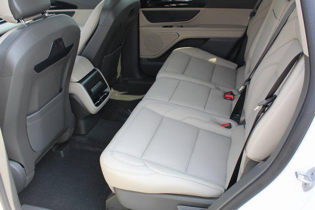 new 2025 Lincoln Nautilus car, priced at $50,586