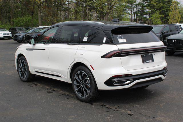 new 2025 Lincoln Nautilus car, priced at $63,623