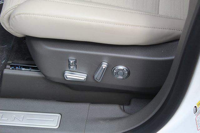 new 2025 Lincoln Nautilus car, priced at $63,623