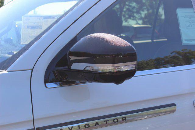 new 2025 Lincoln Navigator car, priced at $94,228