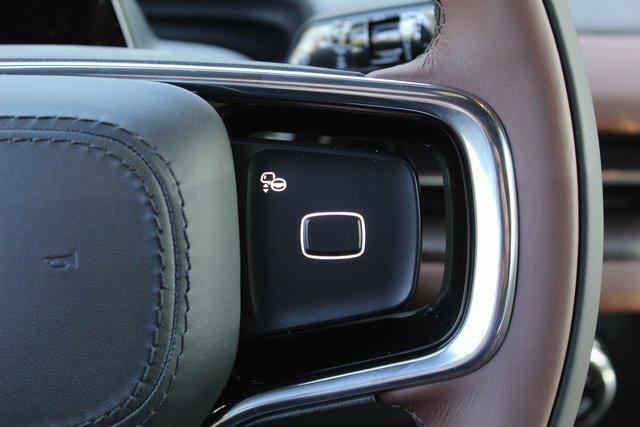 new 2025 Lincoln Navigator car, priced at $94,228