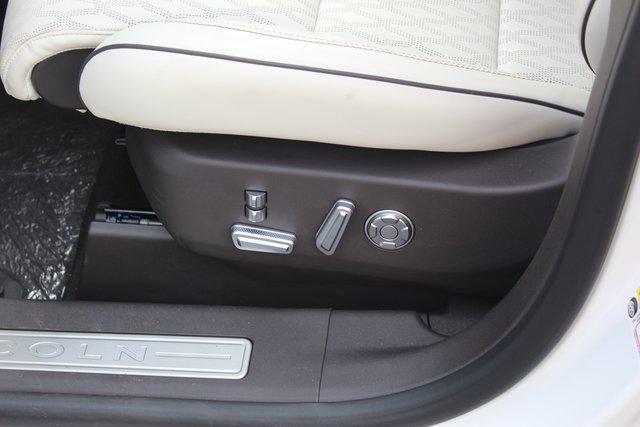 new 2025 Lincoln Nautilus car, priced at $74,583